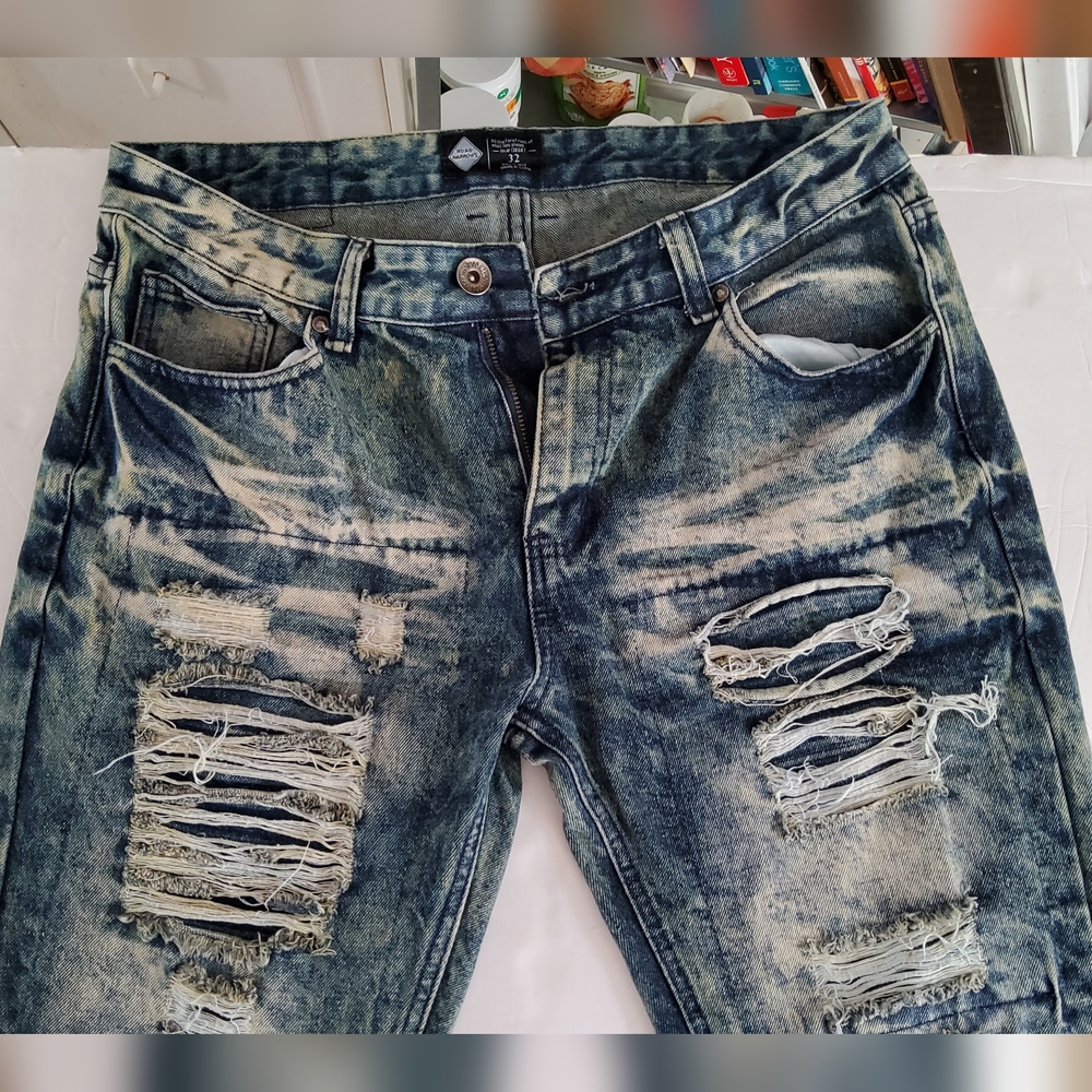 Road Narrows Men's Distressed Denim Jeans